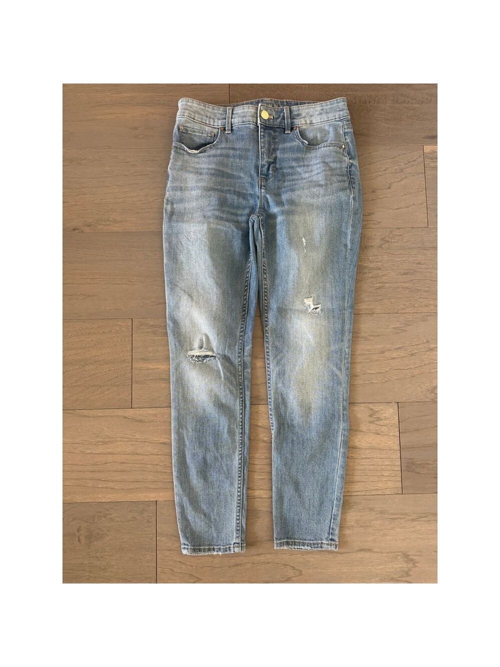 White House Black Market Skinny Jeans Light Wash Size 2